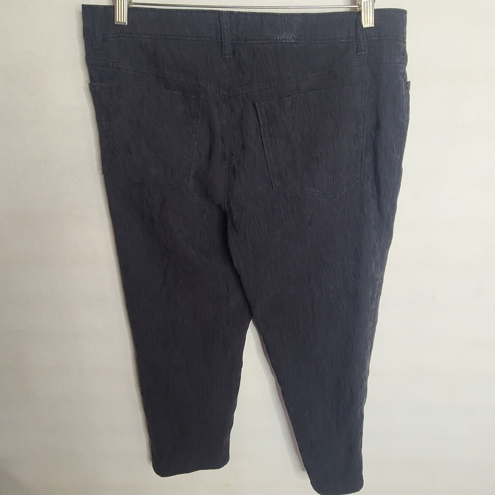 Vera Wang Black Textured Cropped Pants Women's Size 12 Casual Career - Picture 5 of 8